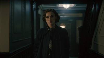 Keira Knightley and Carrie Coon on "forward-thinking" female journalists in 'The Boston Strangler'