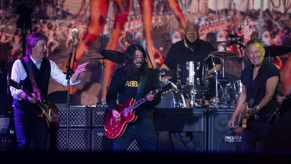 Paul McCartney joined by Dave Grohl, Bruce Springsteen in UK show
