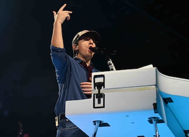 WFEZ WFLC Easy 93.1 Hits 97.3 Charlie Puth Seminole Hard Rock Hollywood Whatever's Clever! World Tour