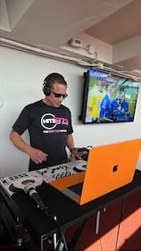 WFLC Hits 97.3 Brunch and Beats Hard Rock Café Martica Lopez DJ Vic Latino