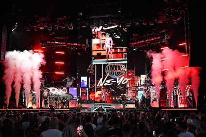 Ne-Yo; Akon; Nights Like This tour; iTHINK Financial Amphitheatre
