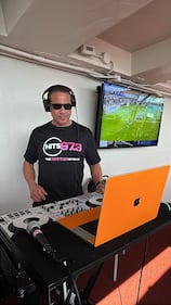 WFLC Hits 97.3 Brunch and Beats Hard Rock Café Martica Lopez DJ Vic Latino