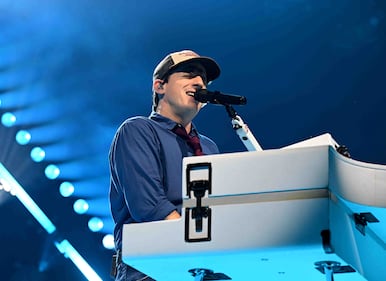 WFEZ WFLC Easy 93.1 Hits 97.3 Charlie Puth Seminole Hard Rock Hollywood Whatever's Clever! World Tour