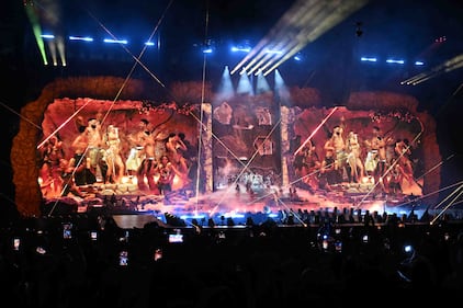 wflc hits 97.3 Karol G  Viajando Por El Mundo Tropitour  Hard Rock Stadium