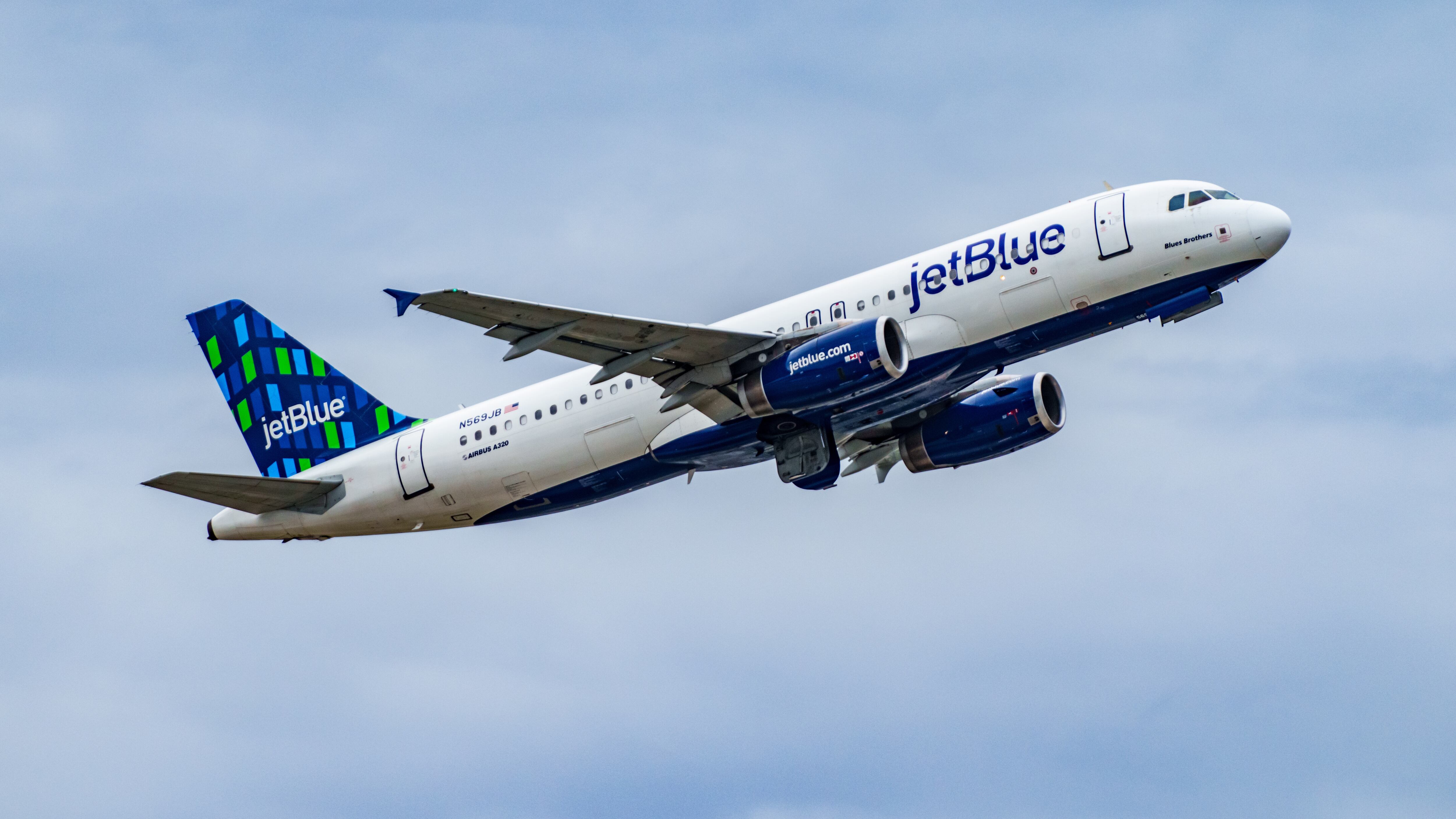 Photo of JetBlue in midair flight