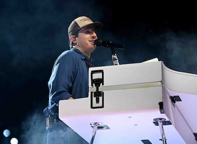 WFEZ WFLC Easy 93.1 Hits 97.3 Charlie Puth Seminole Hard Rock Hollywood Whatever's Clever! World Tour