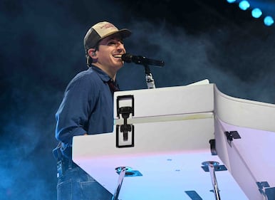 WFEZ WFLC Easy 93.1 Hits 97.3 Charlie Puth Seminole Hard Rock Hollywood Whatever's Clever! World Tour