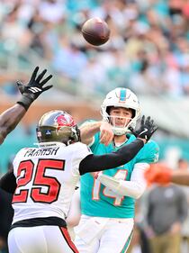 NFL Tampa Bay Buccaneers vs Miami Dolphins