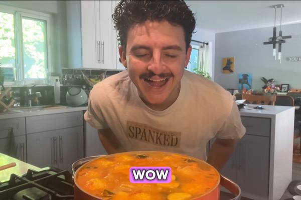 Just Ben Cooks Sopa de Pollo!